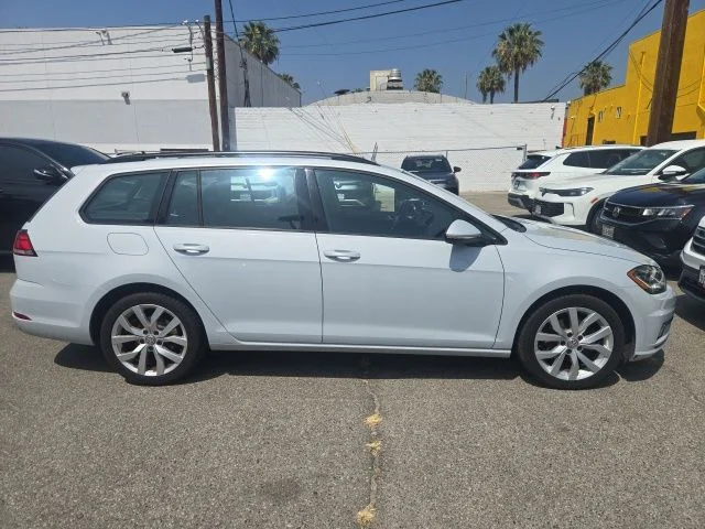 2019 Volkswagen Golf SportWagen 1.4 TSI SE's photo