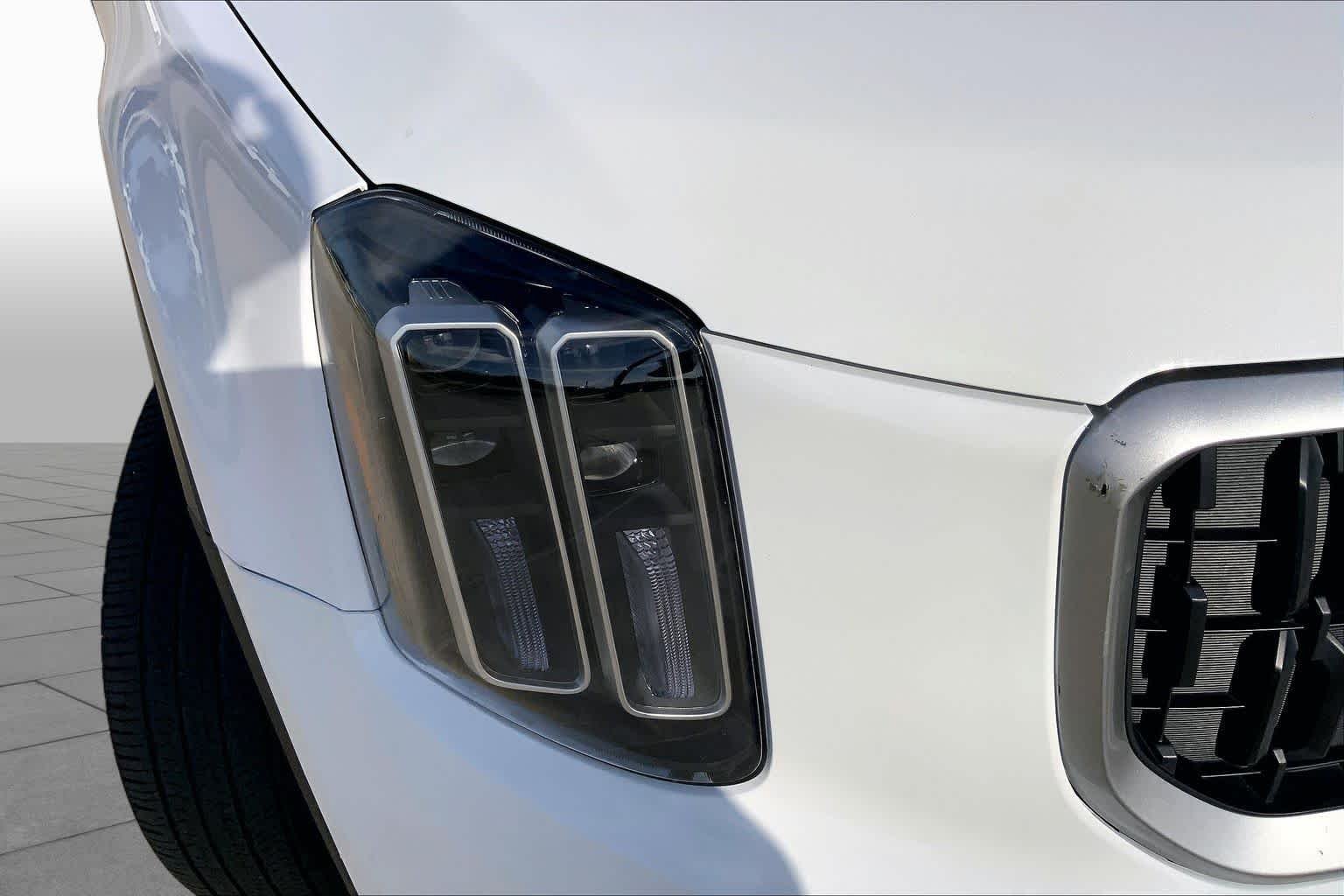 Used 2024 Glacial White Pearl Kia EX image 26