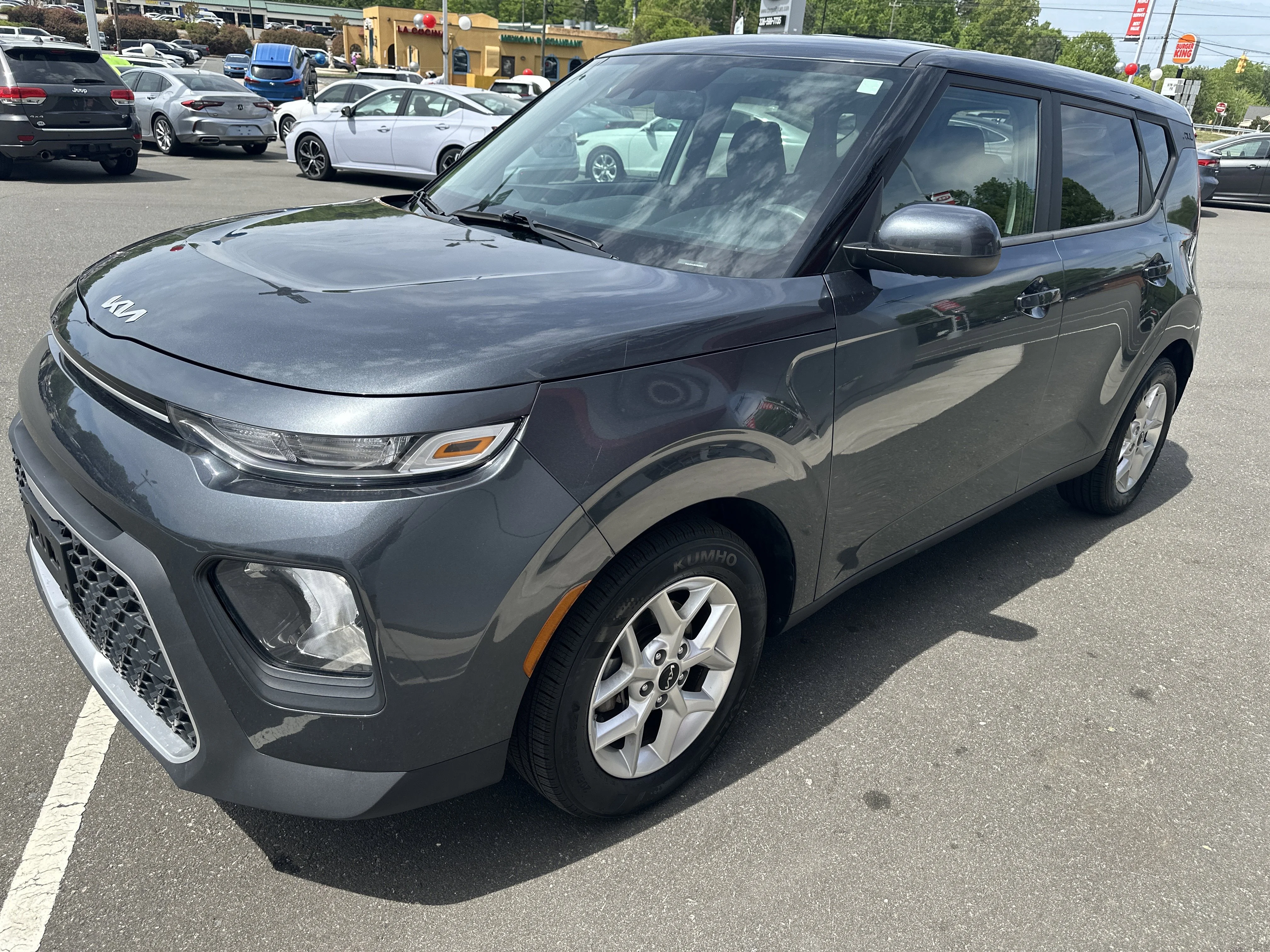 Used 2022 Gravity Gray Kia LX image 4