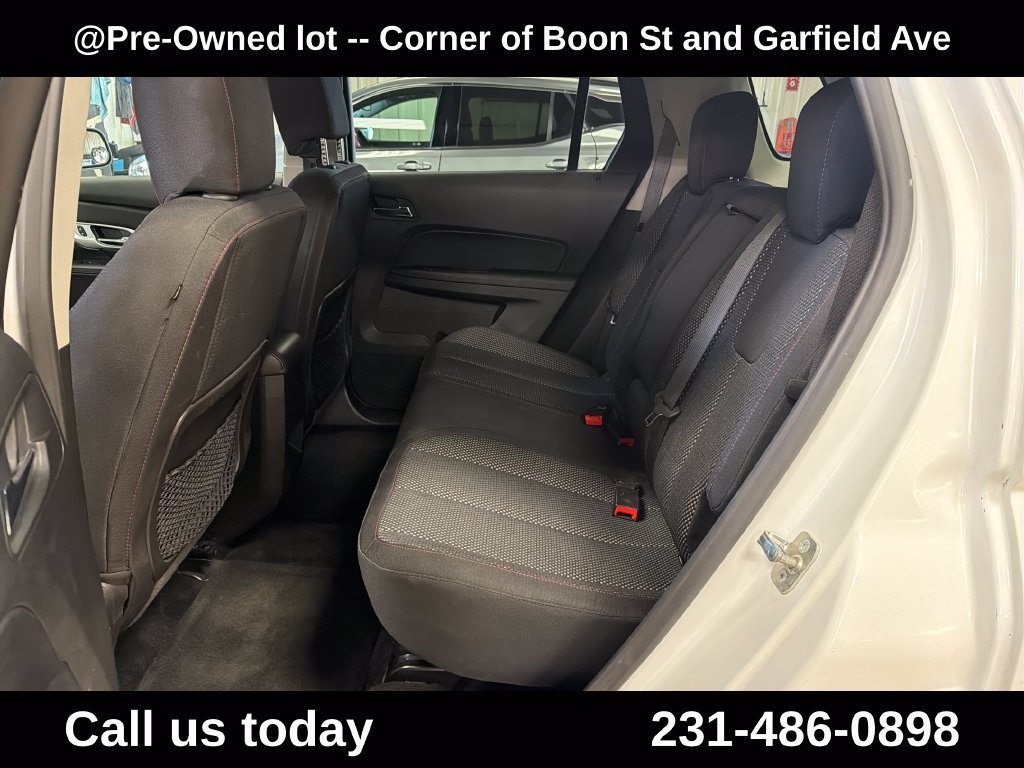 Used 2017 SUMMIT WHITE GMC SLE image 27