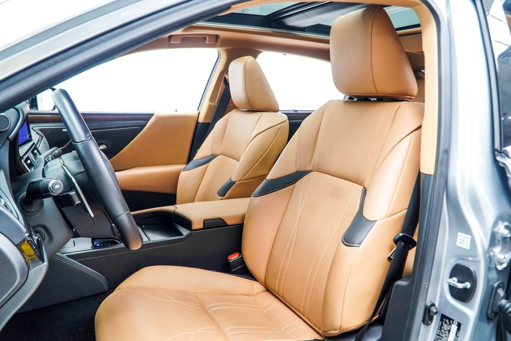 Used 2025 Silver Lexus 350 Ultra Luxury image 36