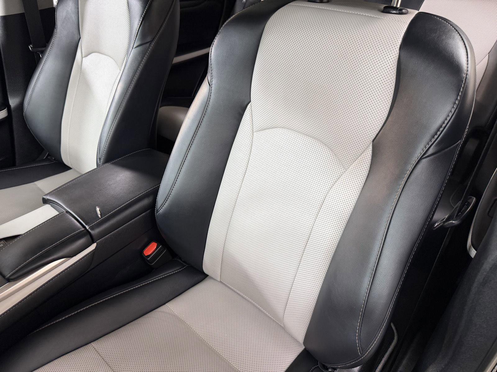 Used 2022 Black Lexus 350 image 31