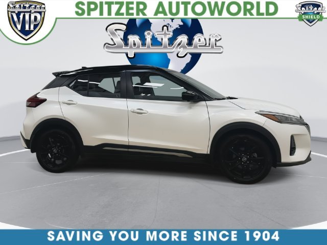 Used 2022 White Nissan SR image 10