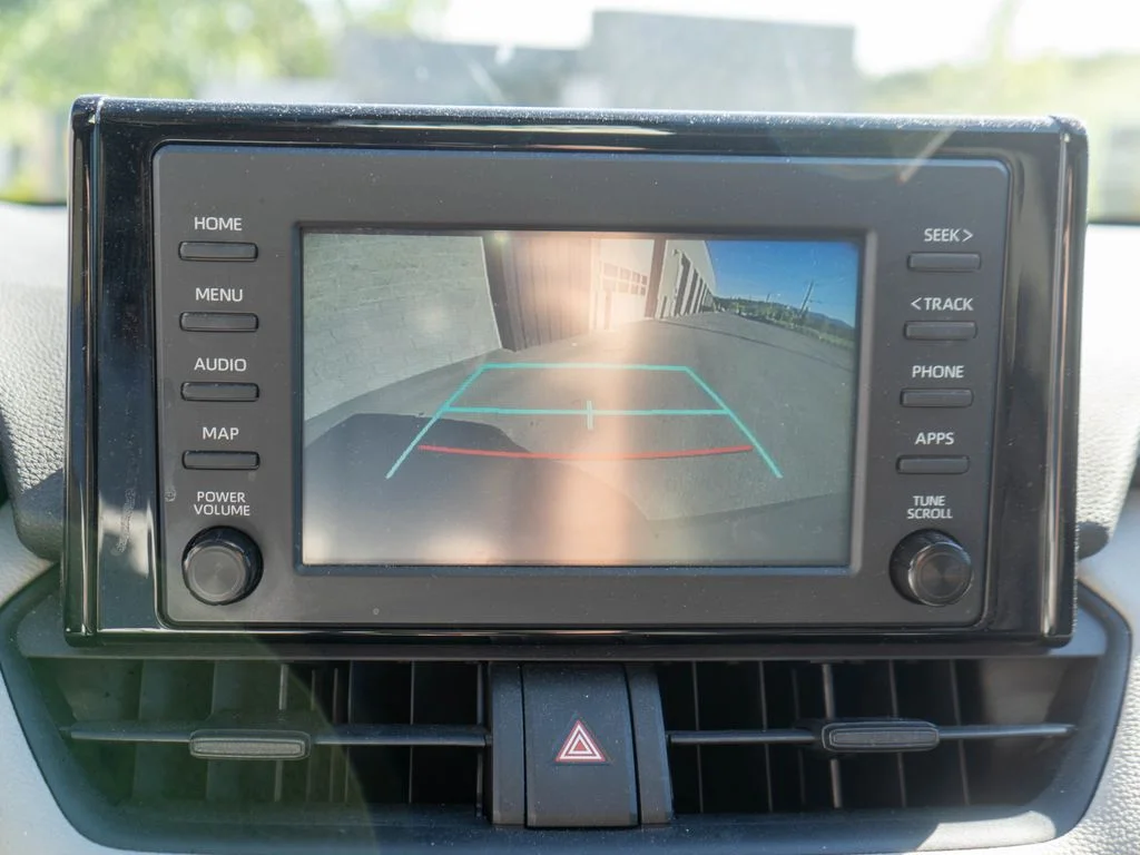 Used 2019 Silver Toyota XLE image 23