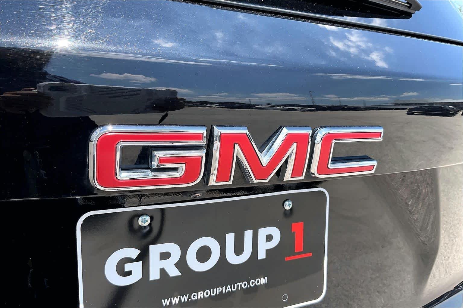 Used 2026 Ebony Twilight Metallic GMC FWD Elevation image 30