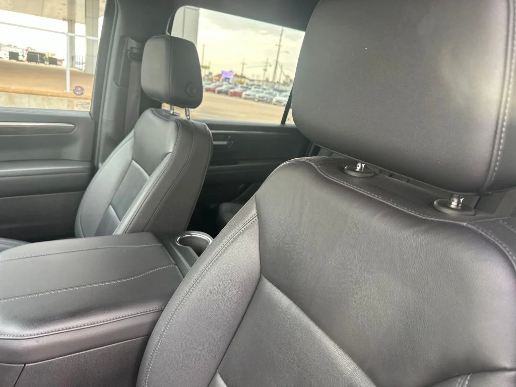 Used 2025 Gray Chevrolet Z71 image 3