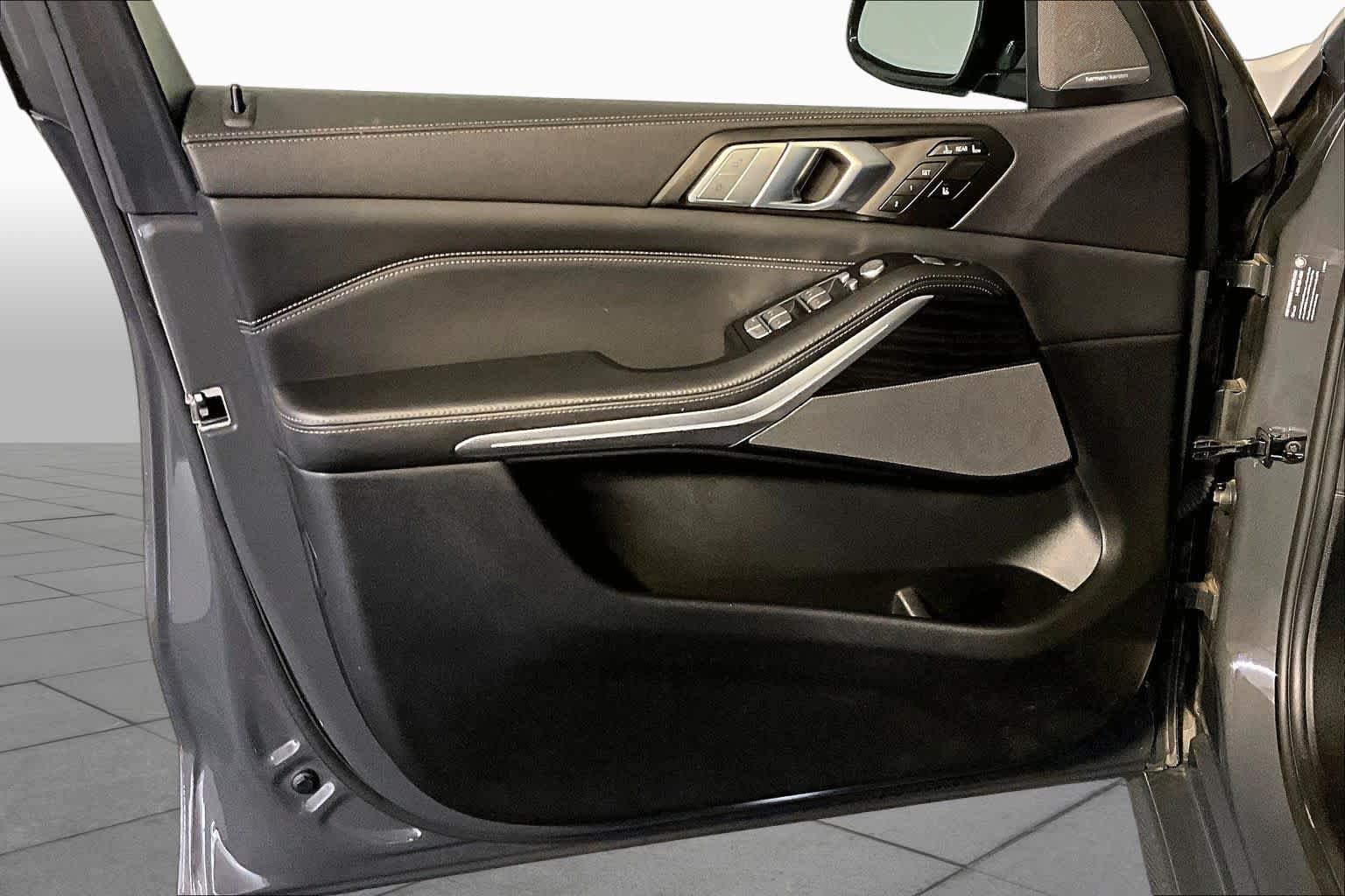 Used 2022 Dravit Grey Metallic BMW M50i image 21