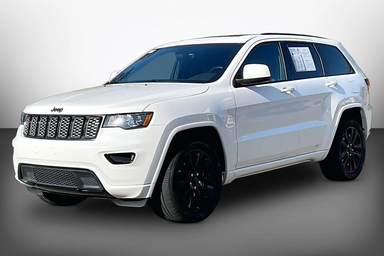 Used 2017 White Jeep Altitude image 4