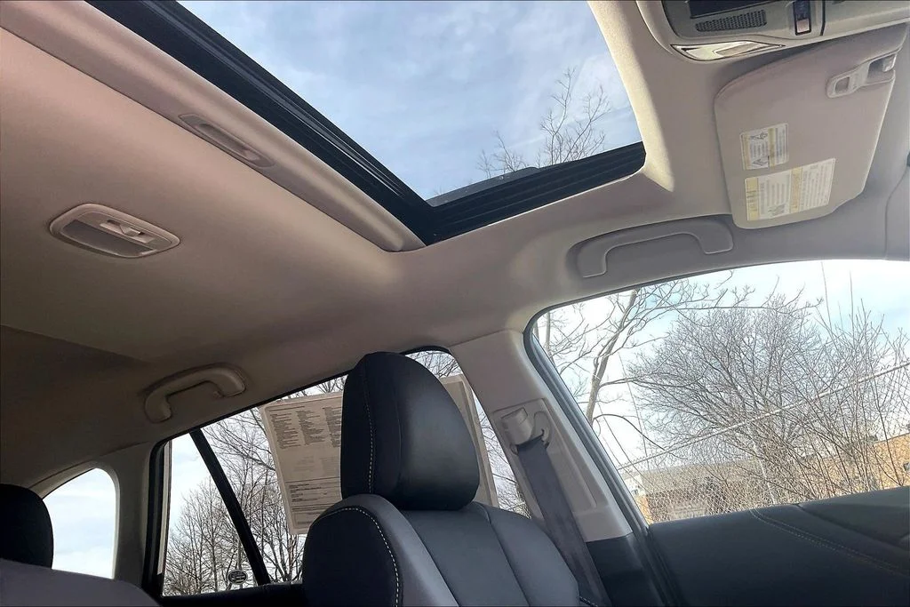 Used 2025 Silver Subaru Onyx Edition XT image 22