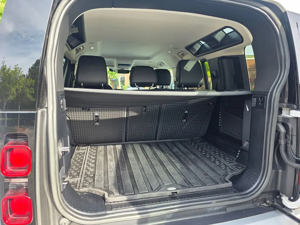Used 2023  Land Rover S image 36