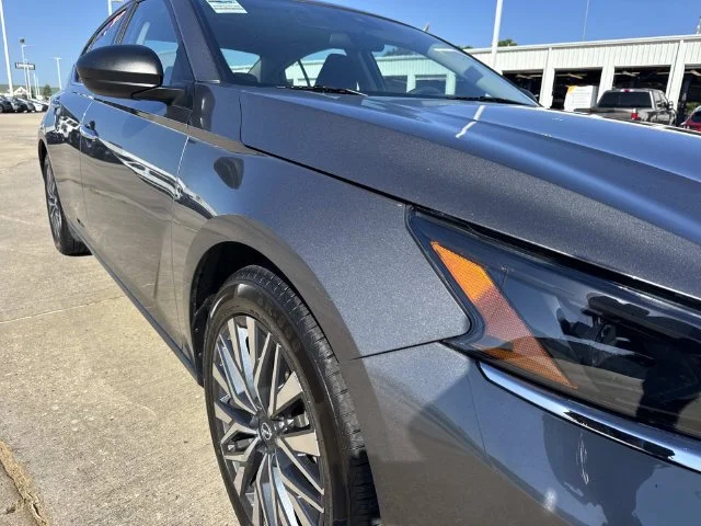 Used 2025 Gray Nissan 2.5 SV image 3
