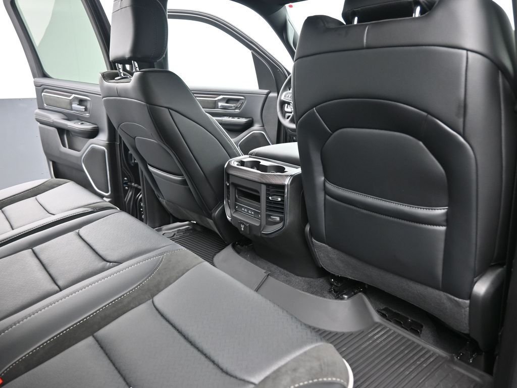 New 2026 Granite Crystal Metallic Clear-Coat Exterior Paint RAM Laramie image 27