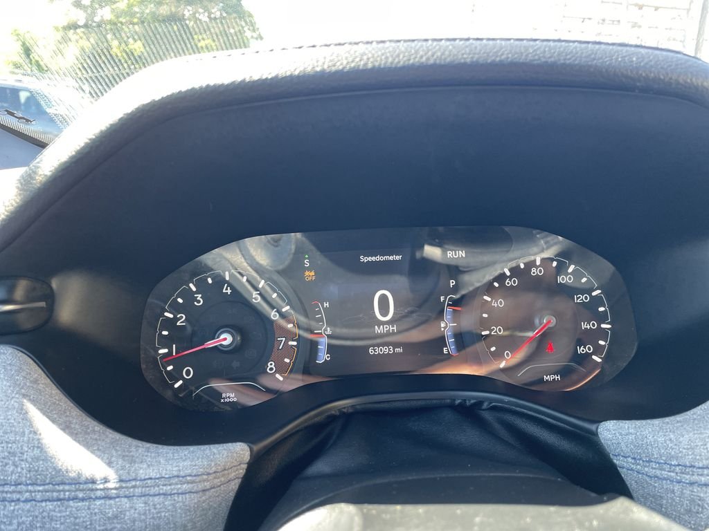 Used 2024 White Jeep Latitude image 17