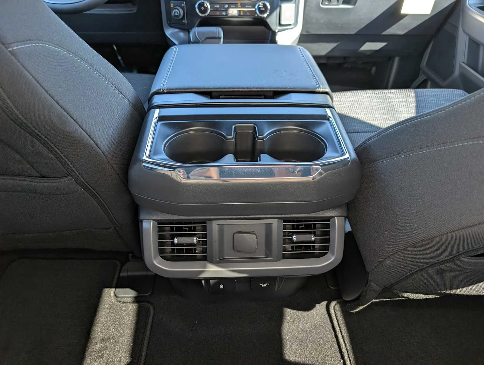 New 2026 Carbonized Gray Metallic Ford XLT image 15
