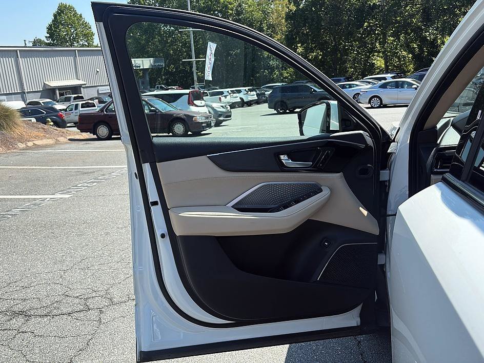 Used 2022 Platinum White Acura w/Advance Package image 17