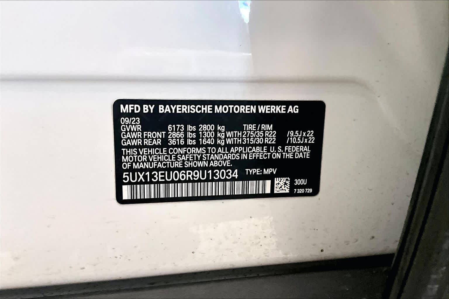 Used 2024 Alpine White BMW sDrive40i image 30