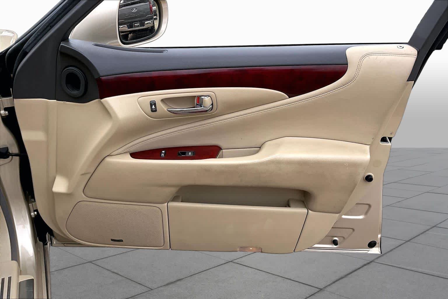 Used 2007 Golden Almond Metallic Lexus  image 22