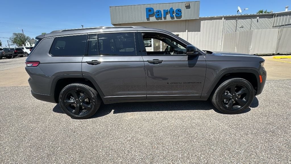 New 2026 Baltic Gray Metallic Clear-Coat Exterior Paint Jeep Limited image 16