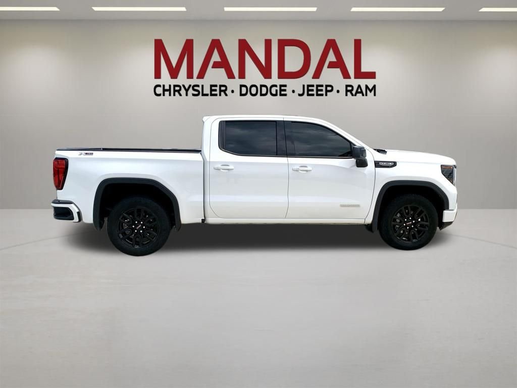 Used 2024 White GMC Elevation image 5
