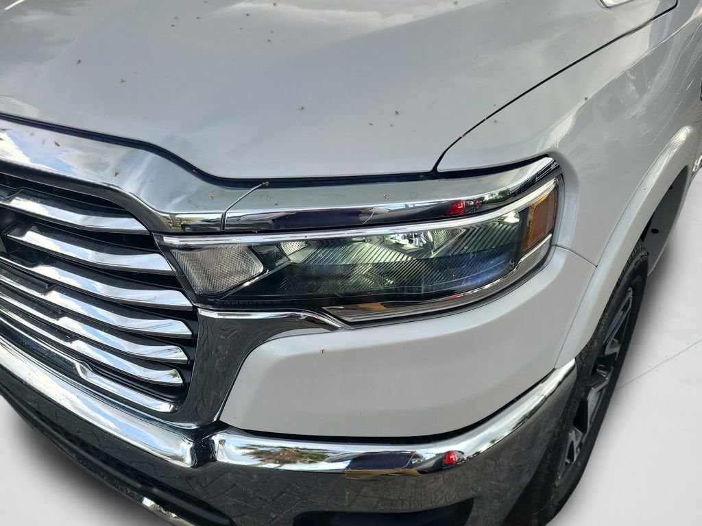 New 2026 Ivory White Tri-Coat Pearl-Coat Exterior Paint RAM Laramie image 25