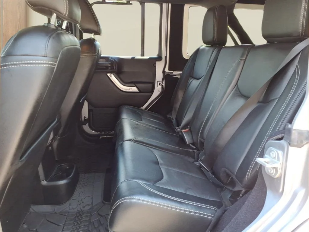 Used 2017 Silver Jeep Unlimited Sahara image 21
