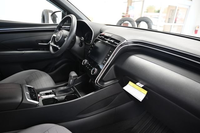 Used 2023 White Hyundai SEL image 15