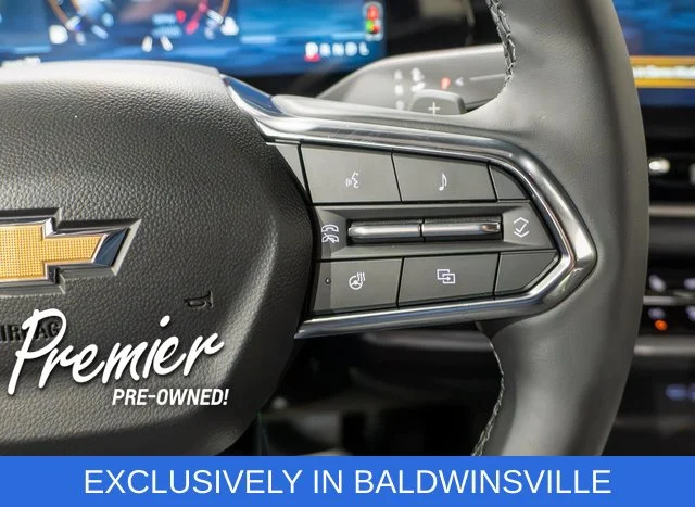 Used 2027 White Chevrolet LT image 18