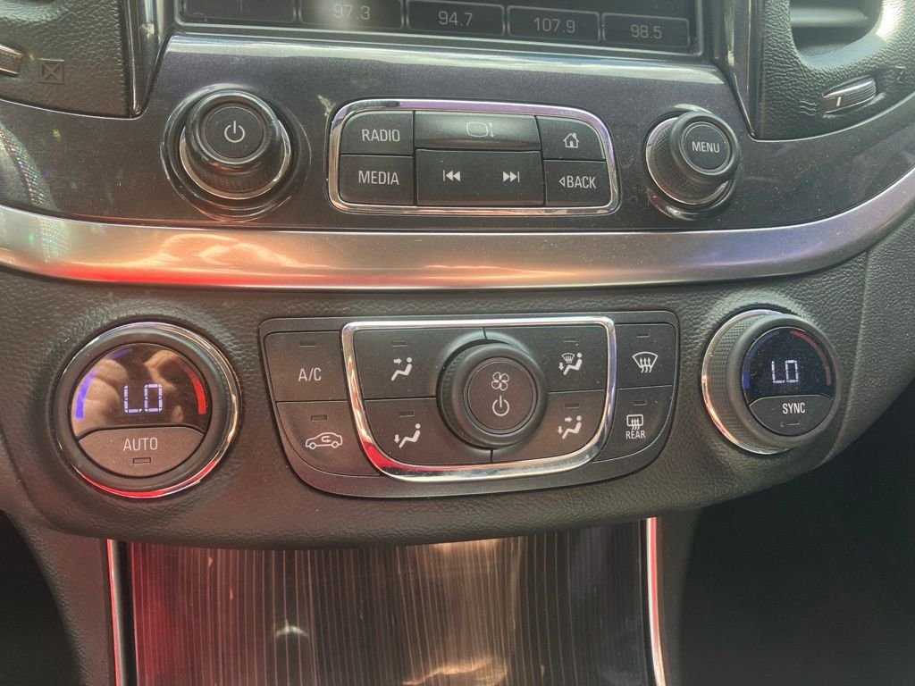 Used 2018 Silver Chevrolet LT image 17