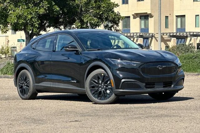 New 2026 Shadow Black Ford Select image 25