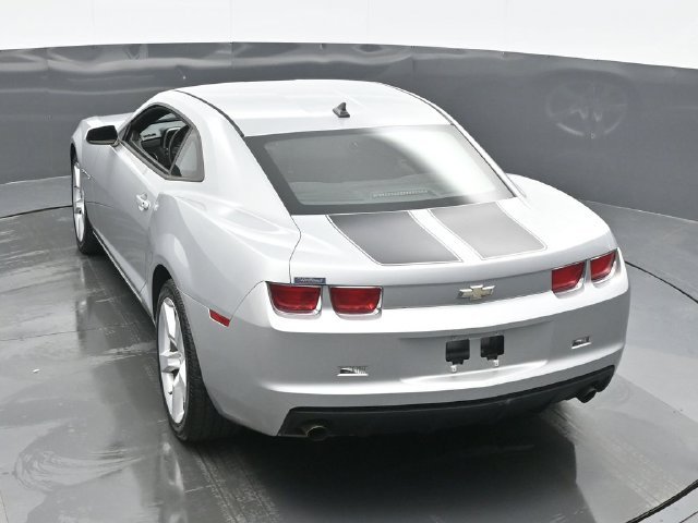 Used 2011 Silver Chevrolet 1LS image 10