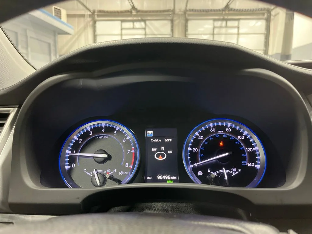 Used 2018 Ooh La La Rouge Mica Toyota XLE image 18