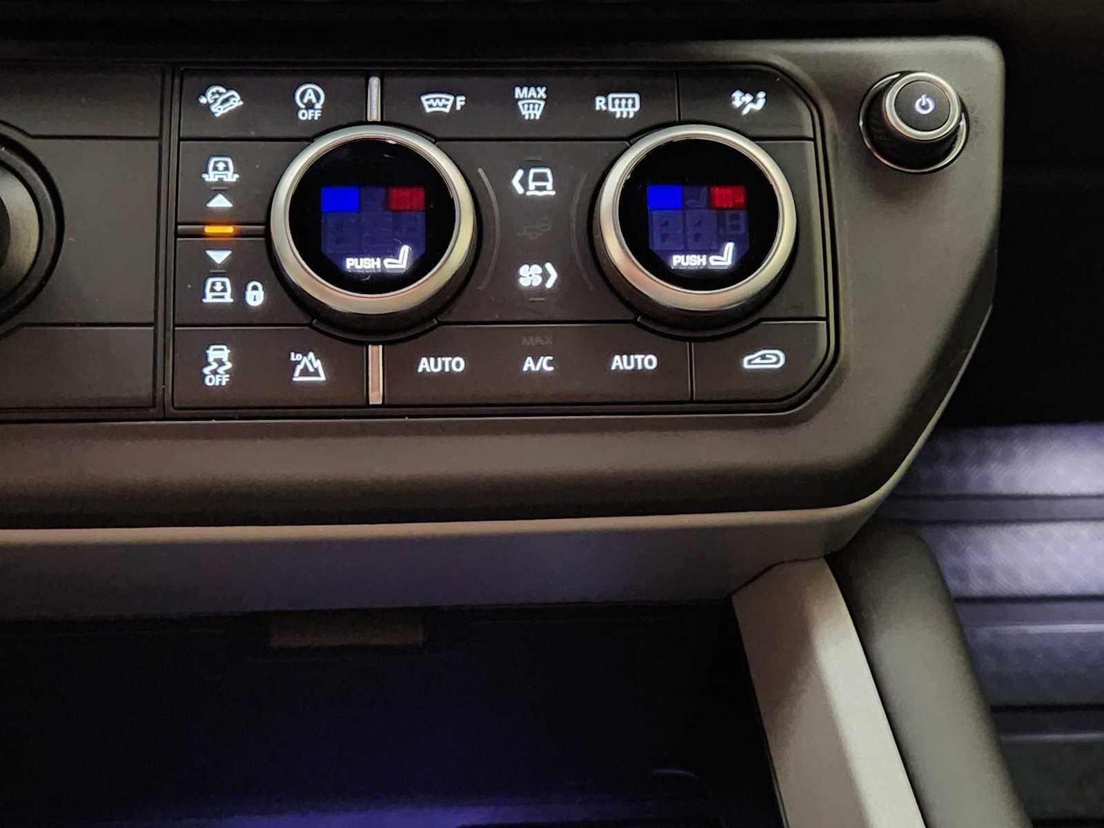 2026 Land Rover Defender V8 - Photo 19