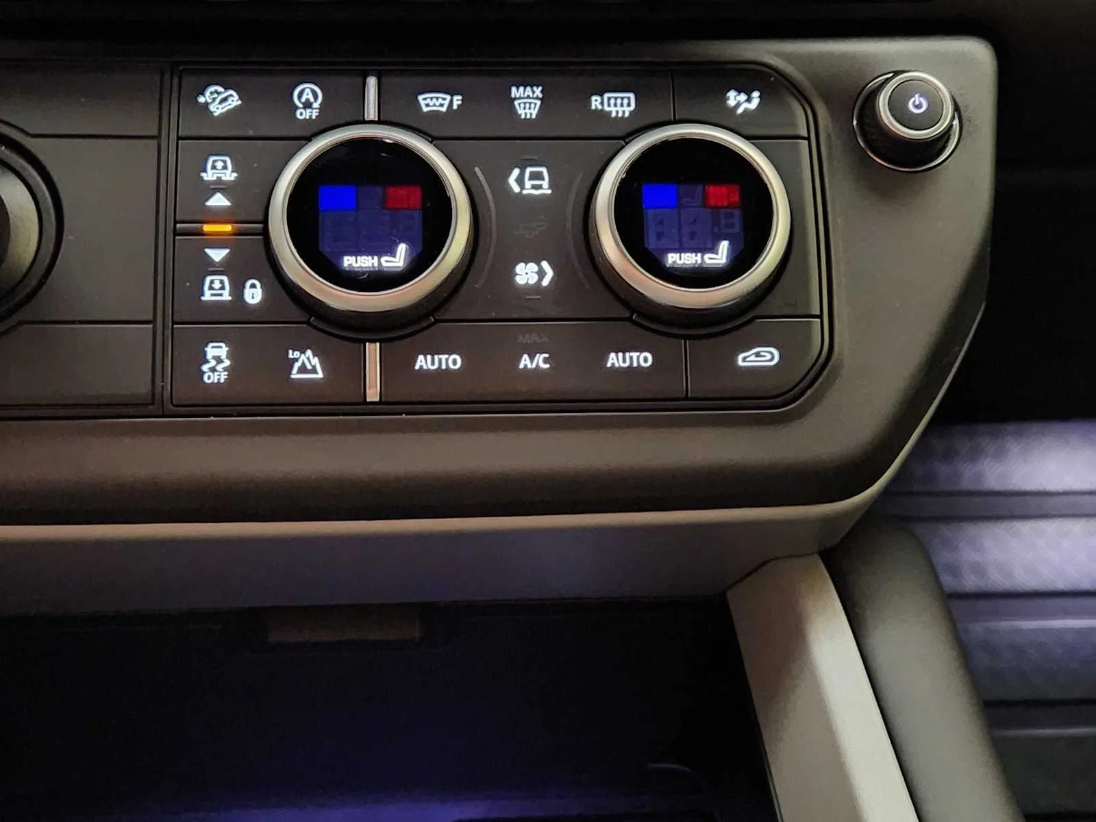 2026 Land Rover Defender V8 - Photo 31