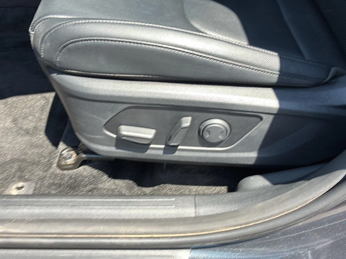 Used 2024 Gravity Gray Kia EX image 12
