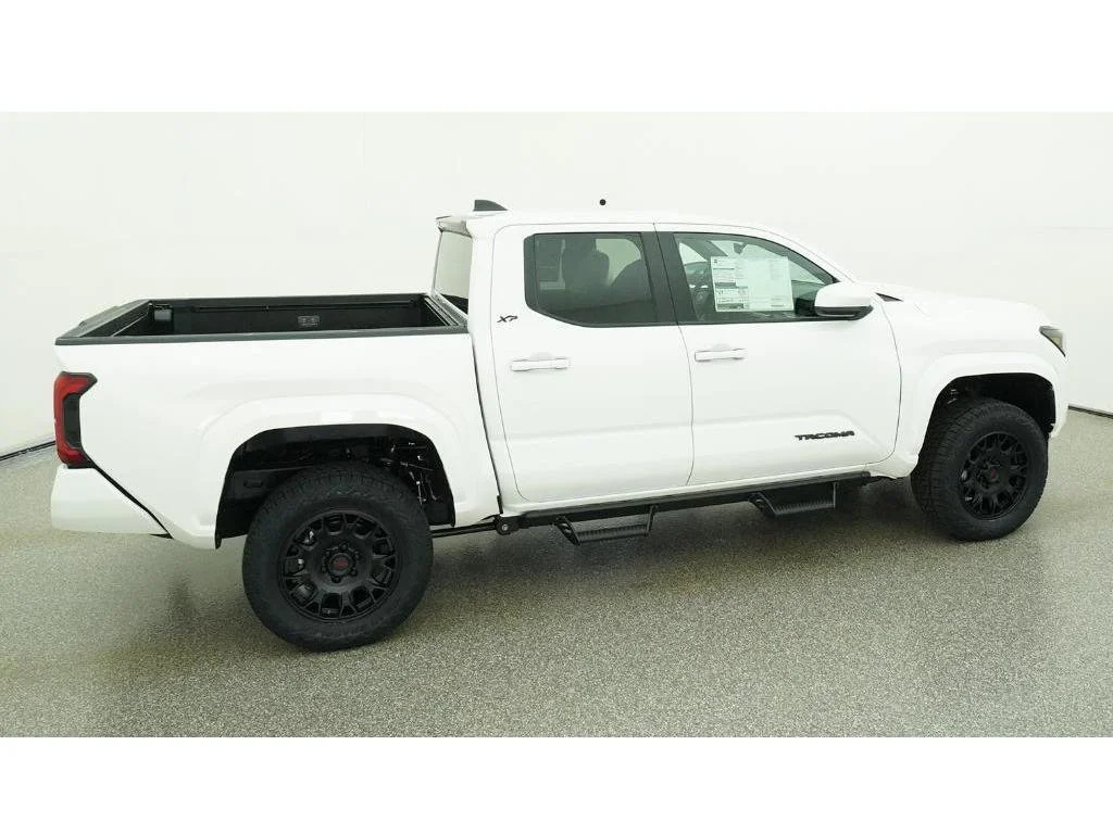 New 2026 Ice Cap Toyota SR5 image 10