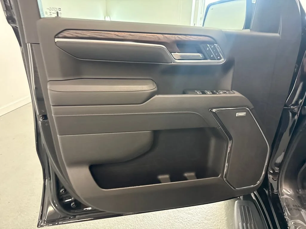 New 2026 Onyx Black GMC SLT image 13