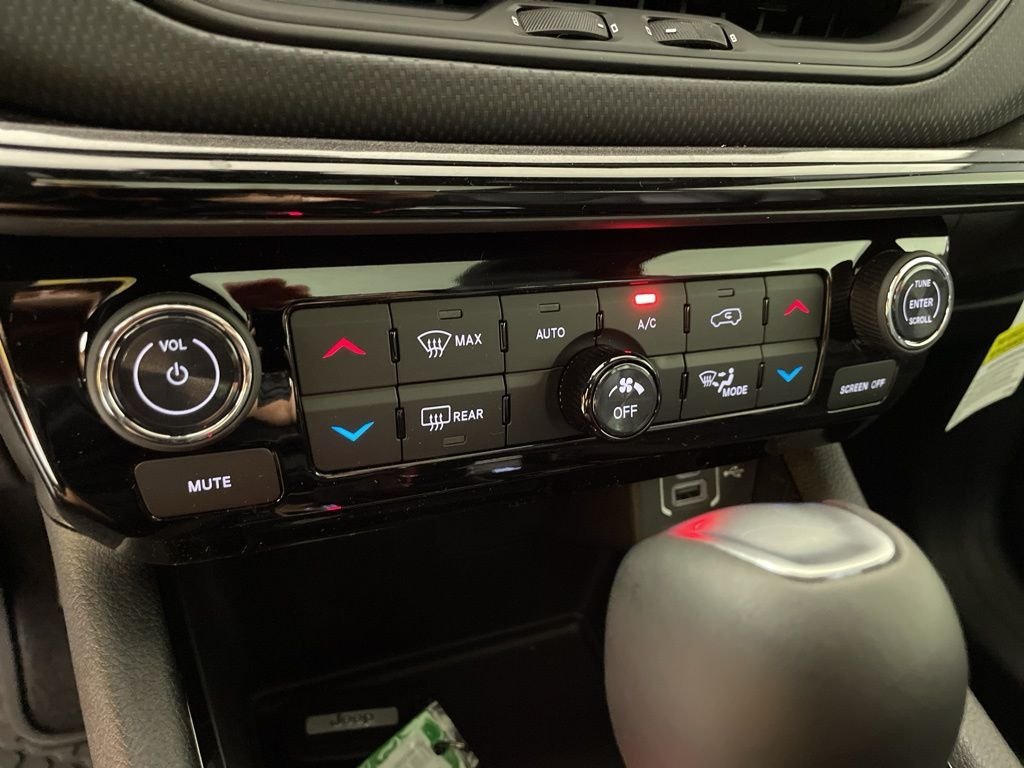 New 2026 Joose (DISC) Jeep Latitude image 30