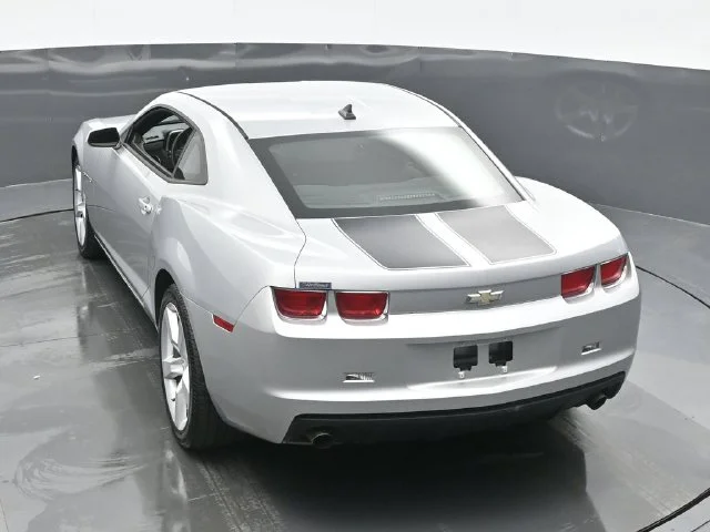 Used 2011 Silver Chevrolet 1LS image 10