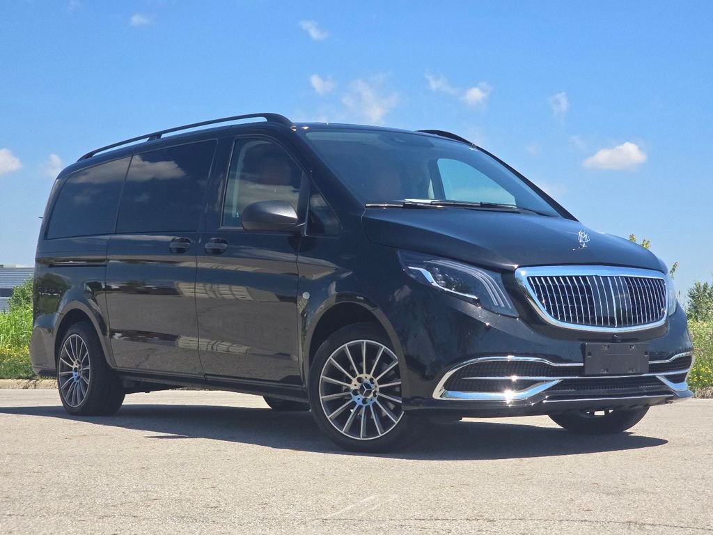 Used 2023  Mercedes-Benz Passenger image 2