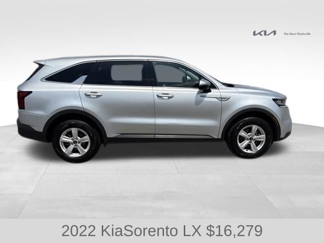 Used 2022 Sparkling Silver Kia LX image 9