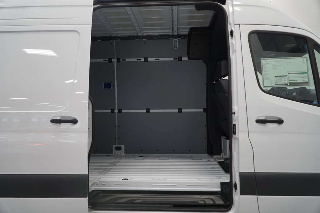 New 2025 Arctic White Mercedes-Benz Cargo 170 WB image 23