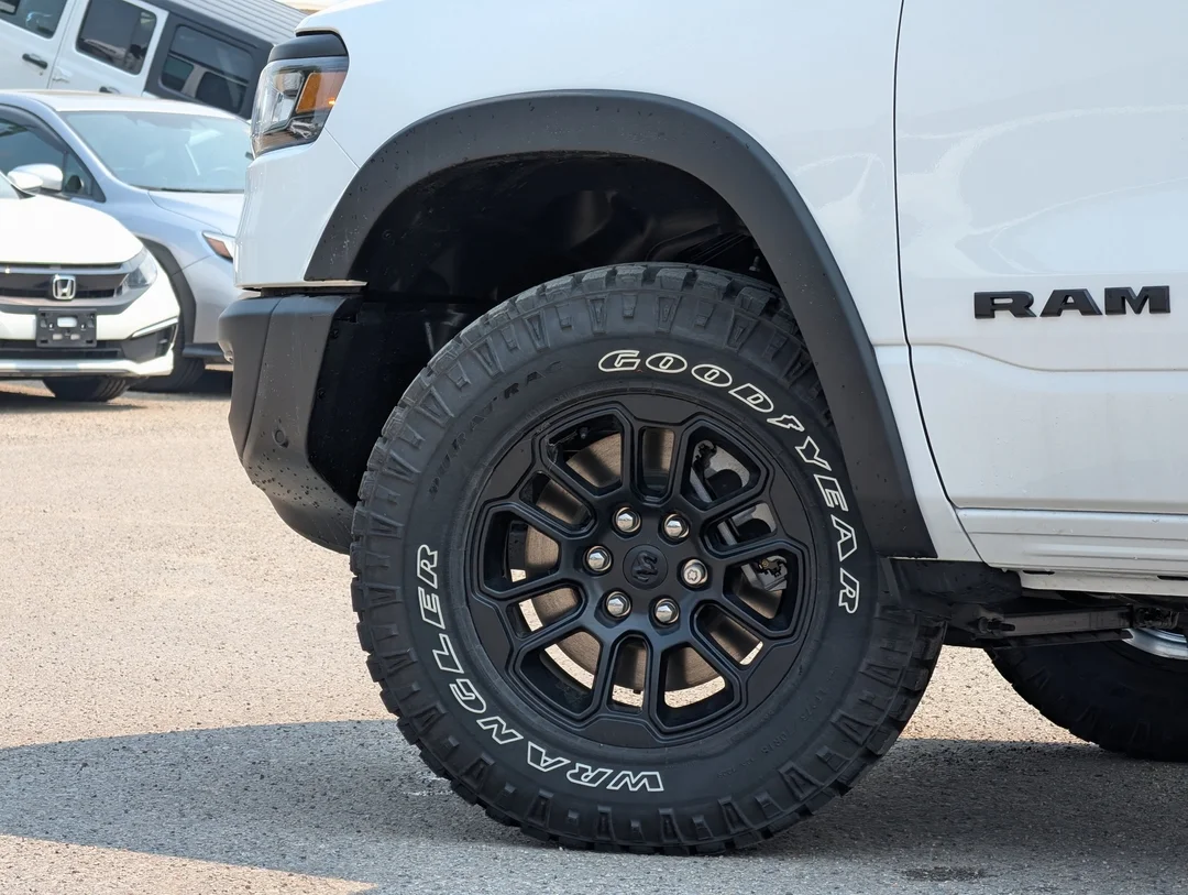New 2026 White RAM Rebel - - 4x4 - Hurricane Twin Turbo - Rebel Lvl 1 Grp - 124.9L Fuel Tank & More! image 9