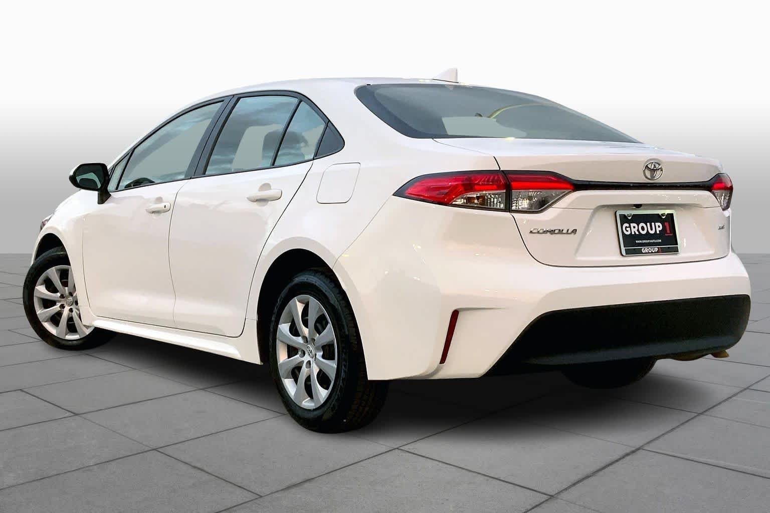 Used 2023 Ice Cap Toyota LE image 12