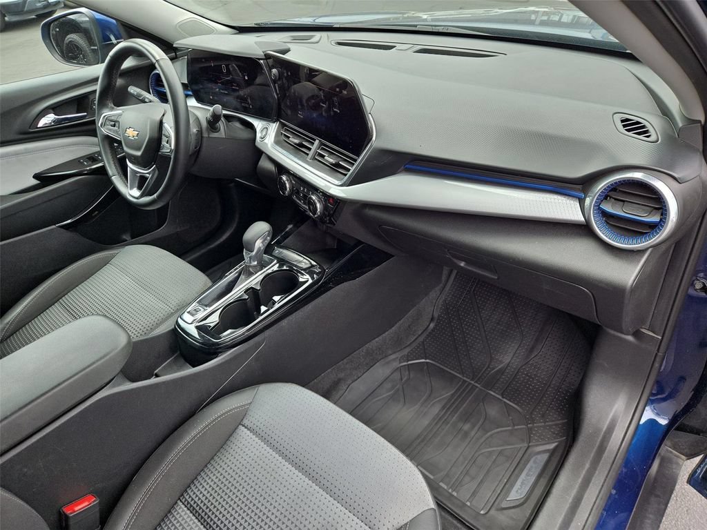 2024 Chevrolet Trax LT - Photo 20
