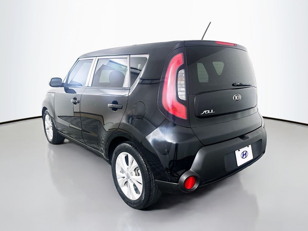 Used 2015 Black Kia Plus image 7