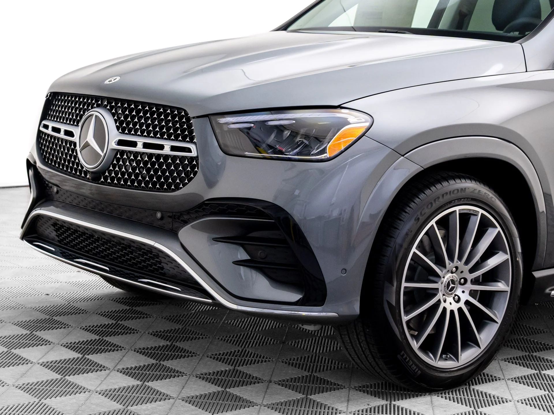 New 2026 Gray Mercedes-Benz GLE 450 image 39