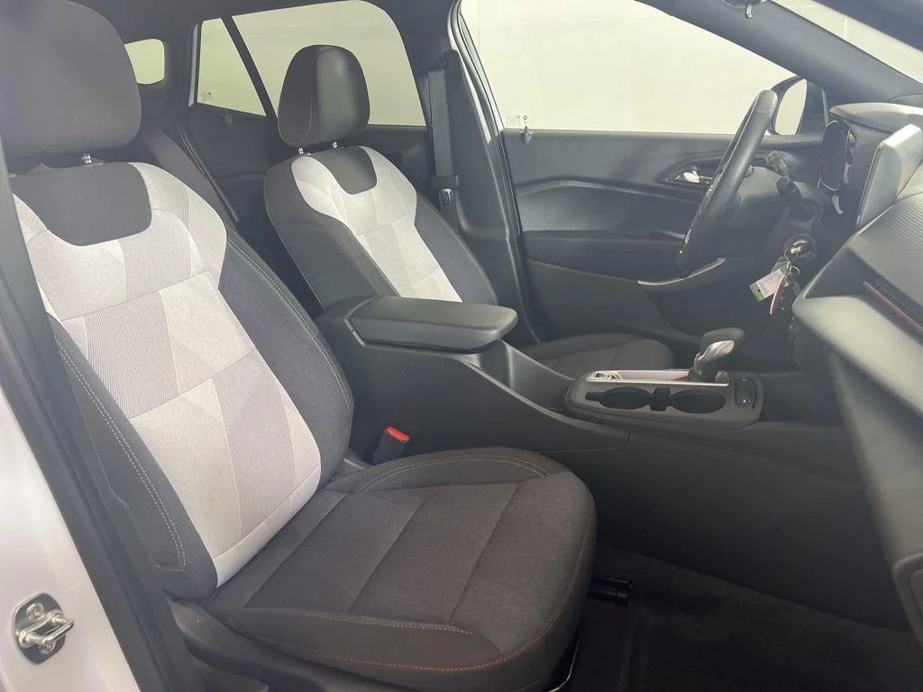 Used 2024 Summit White Chevrolet 1RS image 10