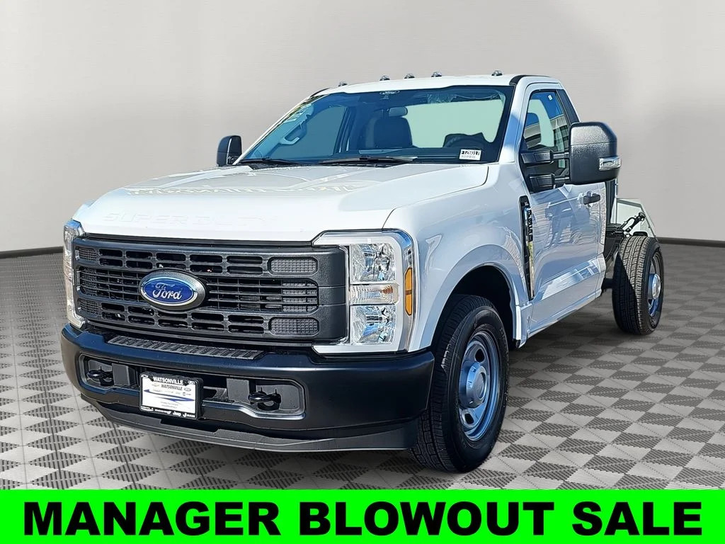 New 2026 Oxford White Ford F-350® XL image 7