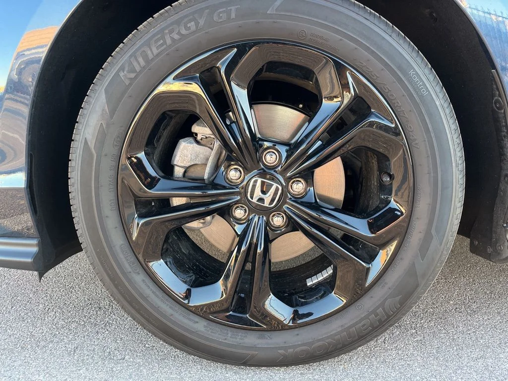 2025 Honda Accord SE - Photo 11