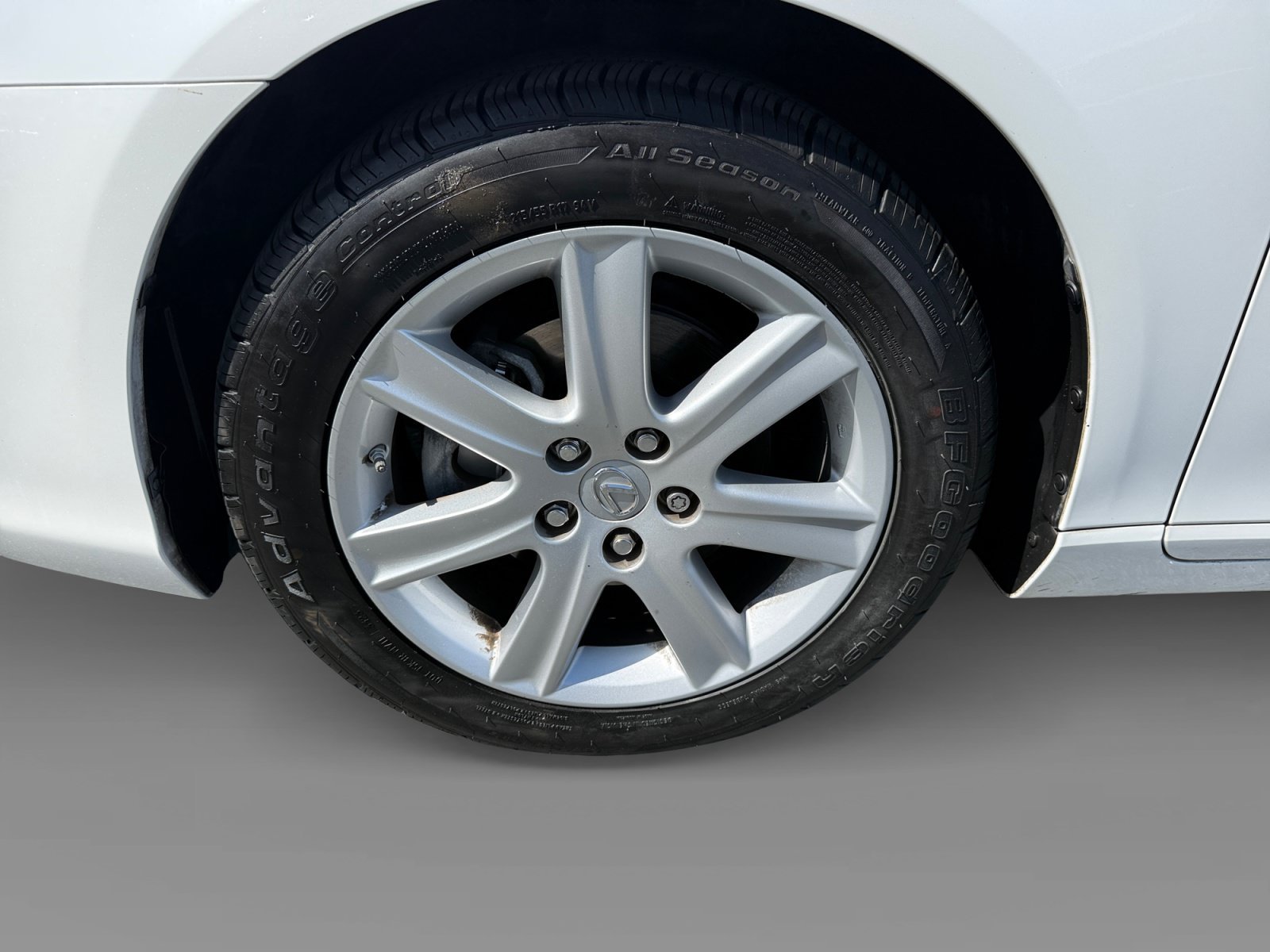 Used 2007 White Lexus 350 image 9